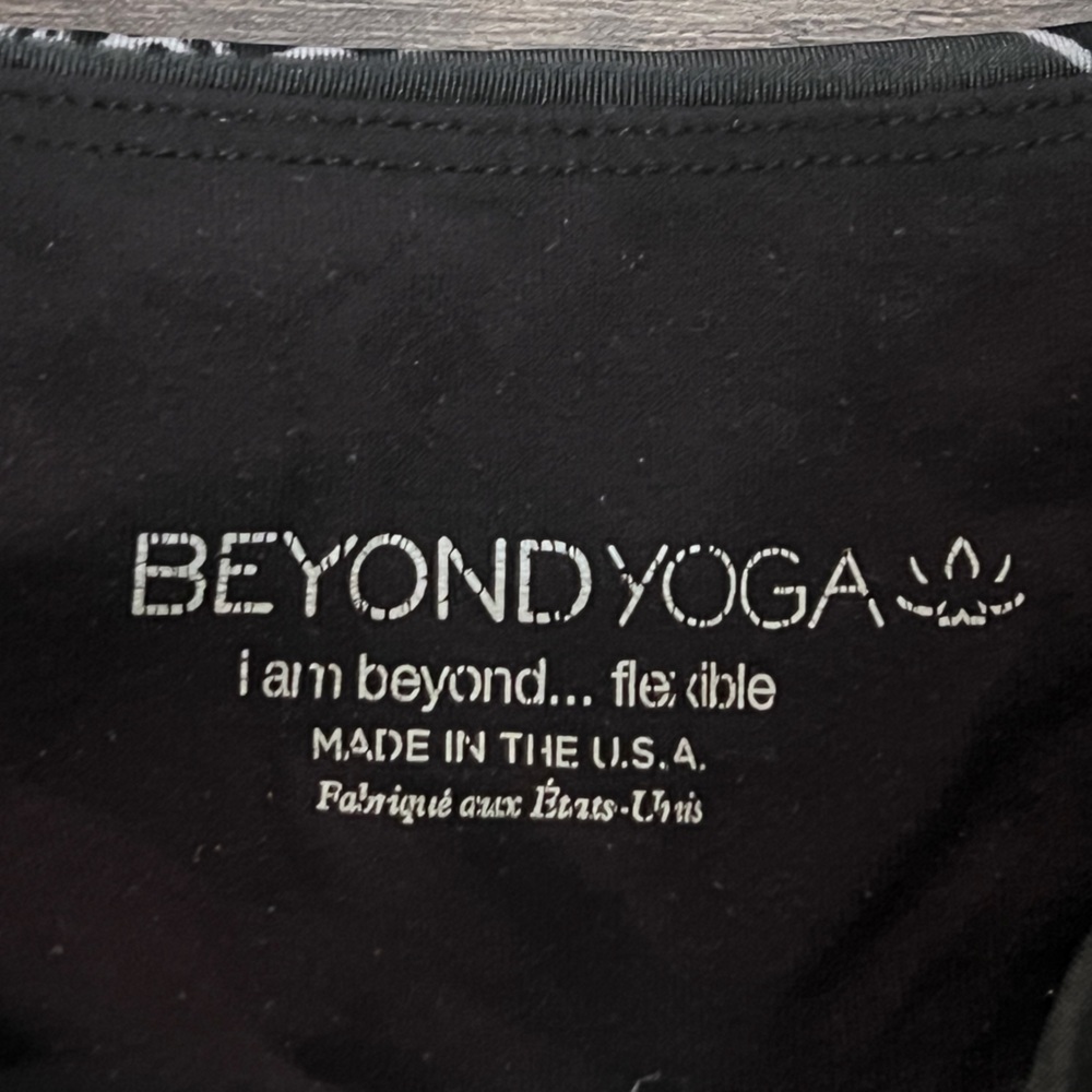 FINAL PRICE Beyond Yoga Galaxy Leggings - Picture 4 of 8